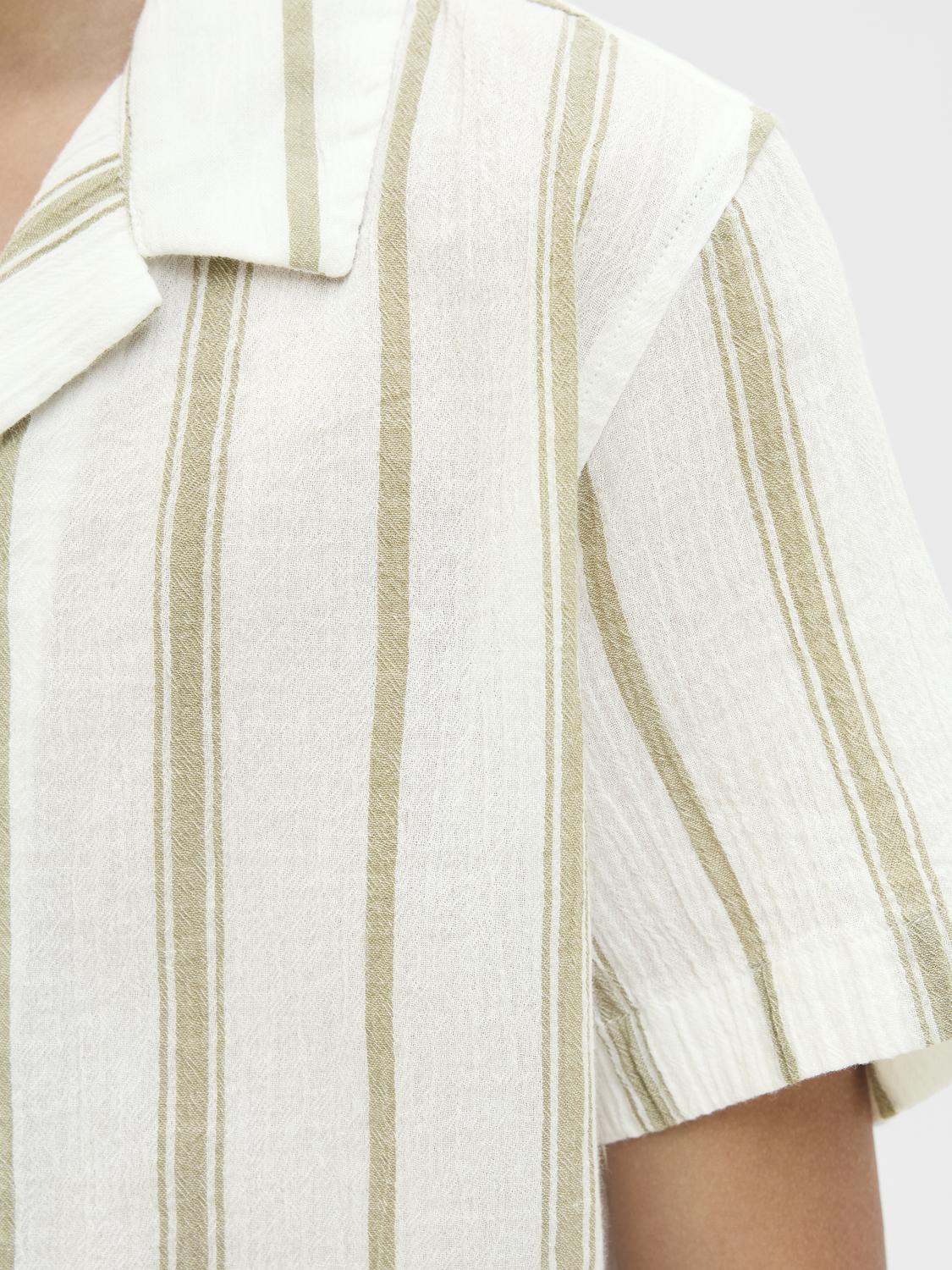 model_shot-detail